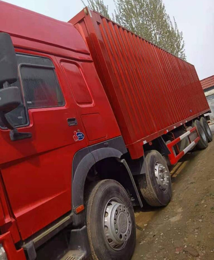 Howo 8X4 Box Truck Box Van - Container transporter/ Swap body truck: picture 2 Howo 8X4 Box Truck Box Van - Container transporter/ Swap body truck: picture 2