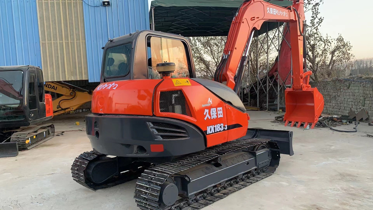 KUBOTA KX183 - Mini excavator: picture 2 KUBOTA KX183 - Mini excavator: picture 2