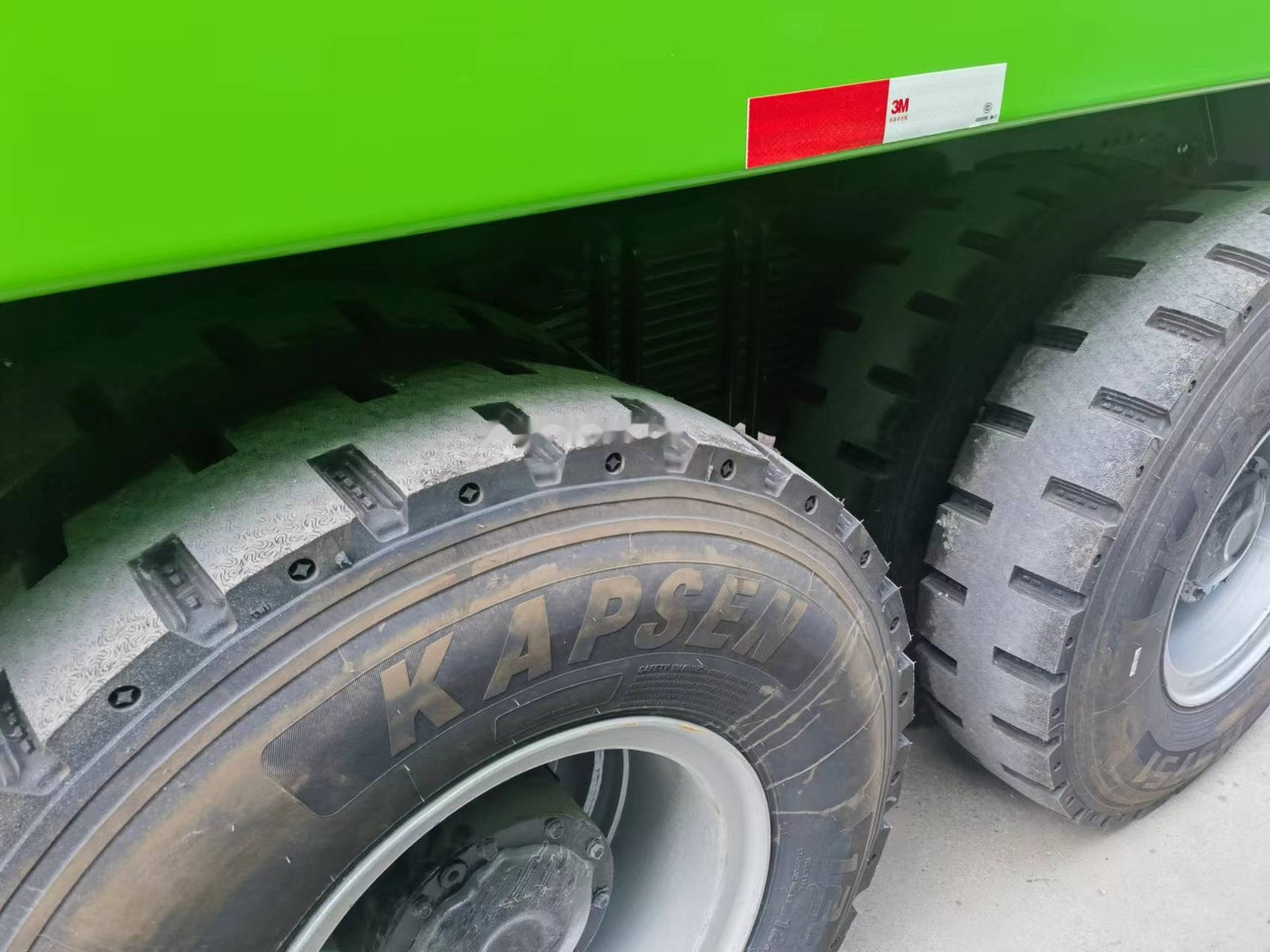 Tipper Shacman F3000 8*4 Dump truck: picture 6