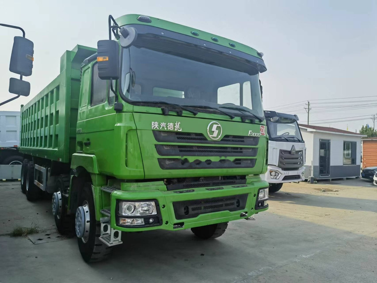 Tipper Shacman F3000 8*4 Dump truck: picture 11