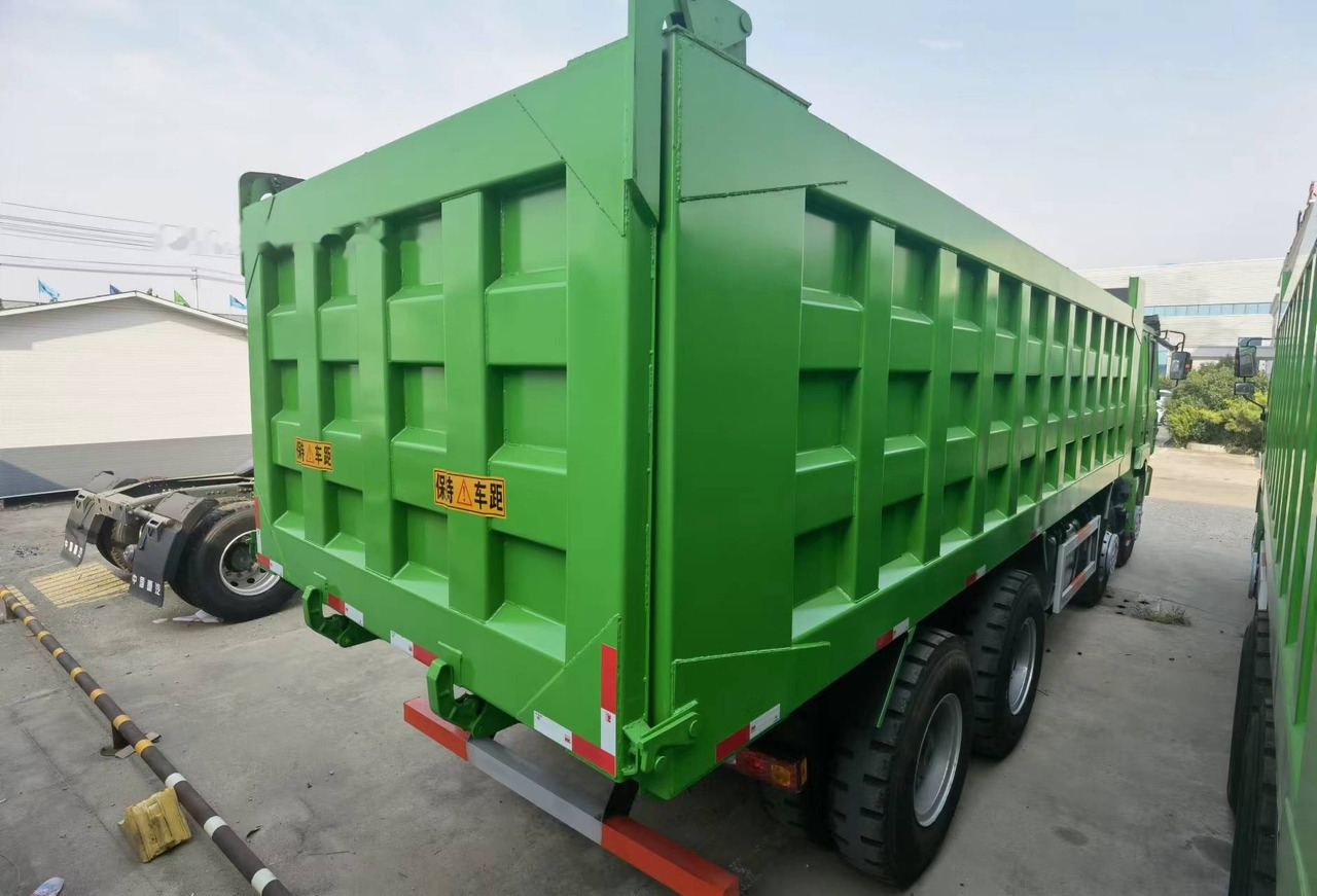 Tipper Shacman F3000 8*4 Dump truck: picture 10