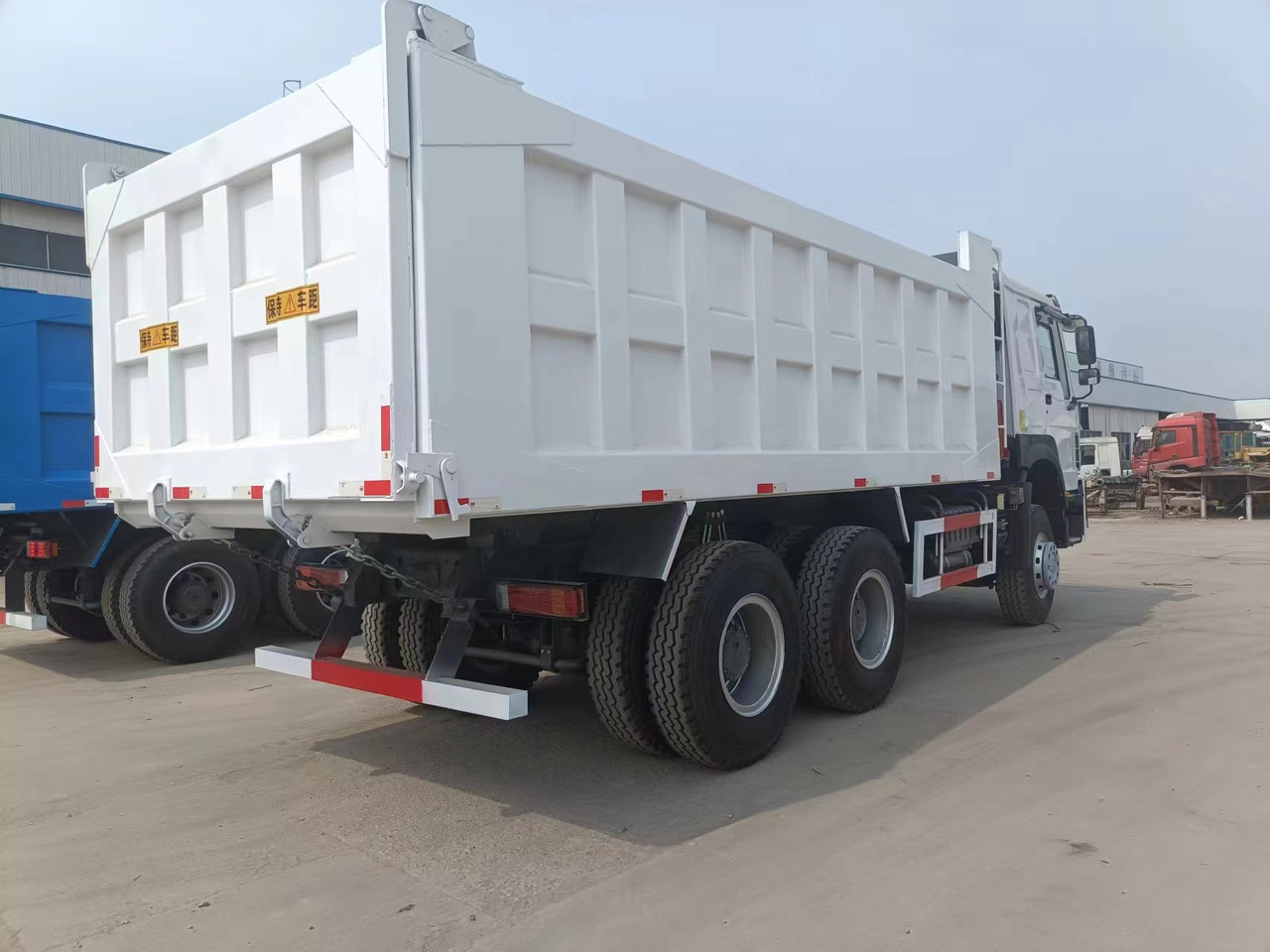 Sinotruk HOWO 6*4 Dump truck - Tipper: picture 4 Sinotruk HOWO 6*4 Dump truck - Tipper: picture 4