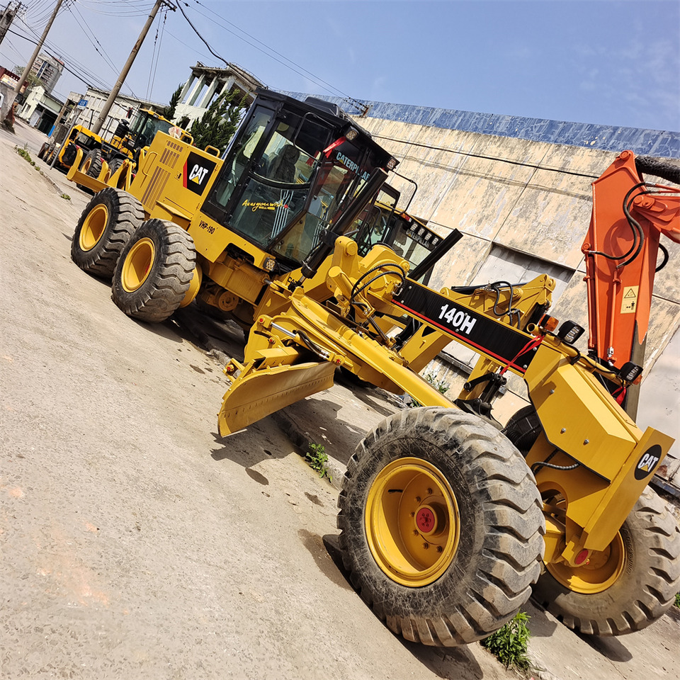 CAT 140H - Crawler excavator: picture 1 CAT 140H - Crawler excavator: picture 1