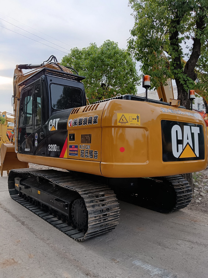 CAT 320D2L - Crawler excavator: picture 2 CAT 320D2L - Crawler excavator: picture 2