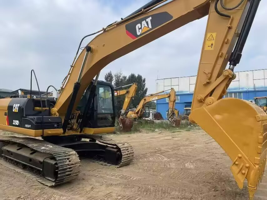 CAT 320D2L - Crawler excavator: picture 1 CAT 320D2L - Crawler excavator: picture 1