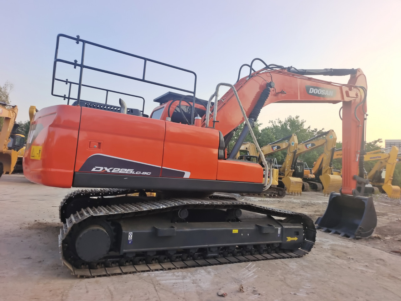 DOOSAN DX225LC-9C - Crawler excavator: picture 1 DOOSAN DX225LC-9C - Crawler excavator: picture 1