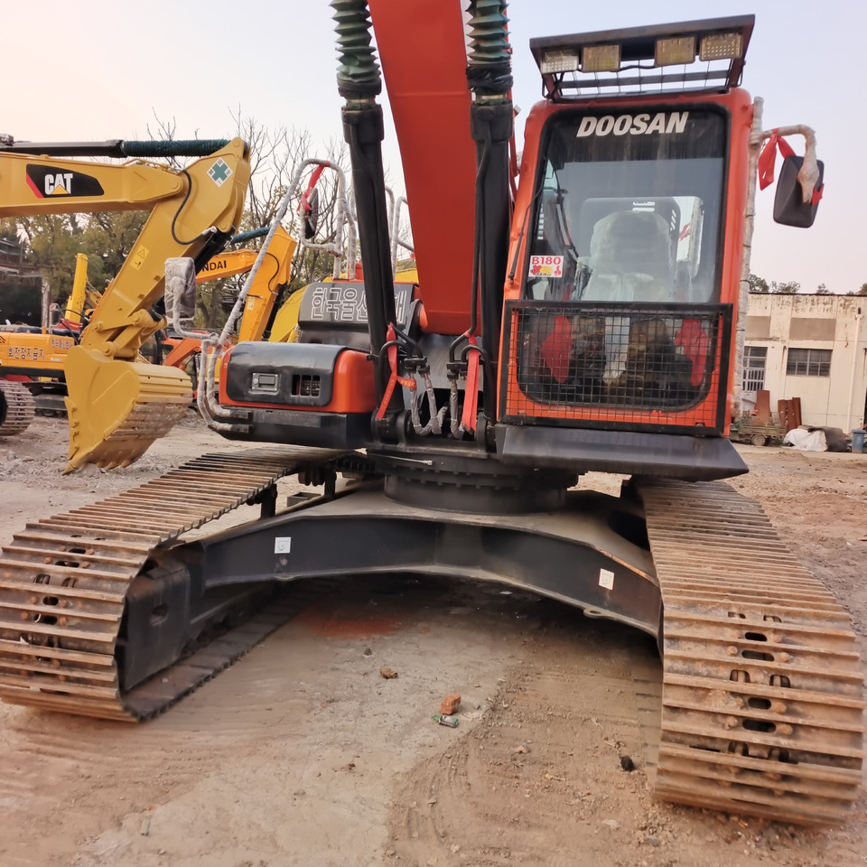Crawler excavator DOOSAN DX300LC-9C: picture 8
