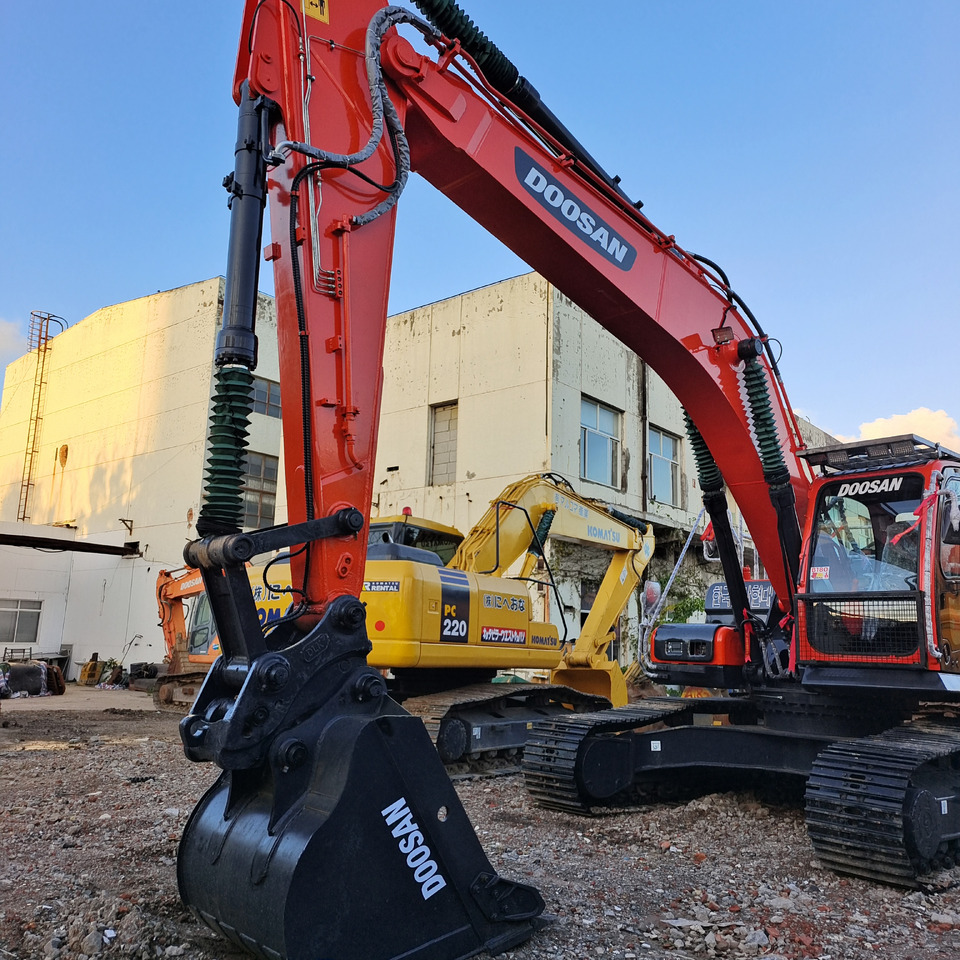 DOOSAN DX300LC-9C - Crawler excavator: picture 2 DOOSAN DX300LC-9C - Crawler excavator: picture 2