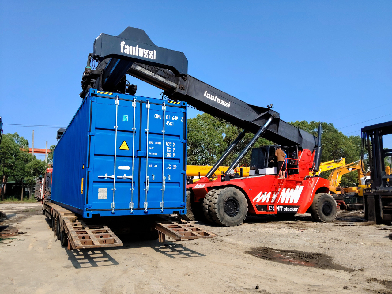 FANTUZZI CS45KM - Reach stacker: picture 3 FANTUZZI CS45KM - Reach stacker: picture 3