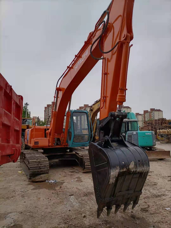 HITACHI EX200-3 Hitachi EX 200 - 3 - Crawler excavator: picture 2 HITACHI EX200-3 Hitachi EX 200 - 3 - Crawler excavator: picture 2