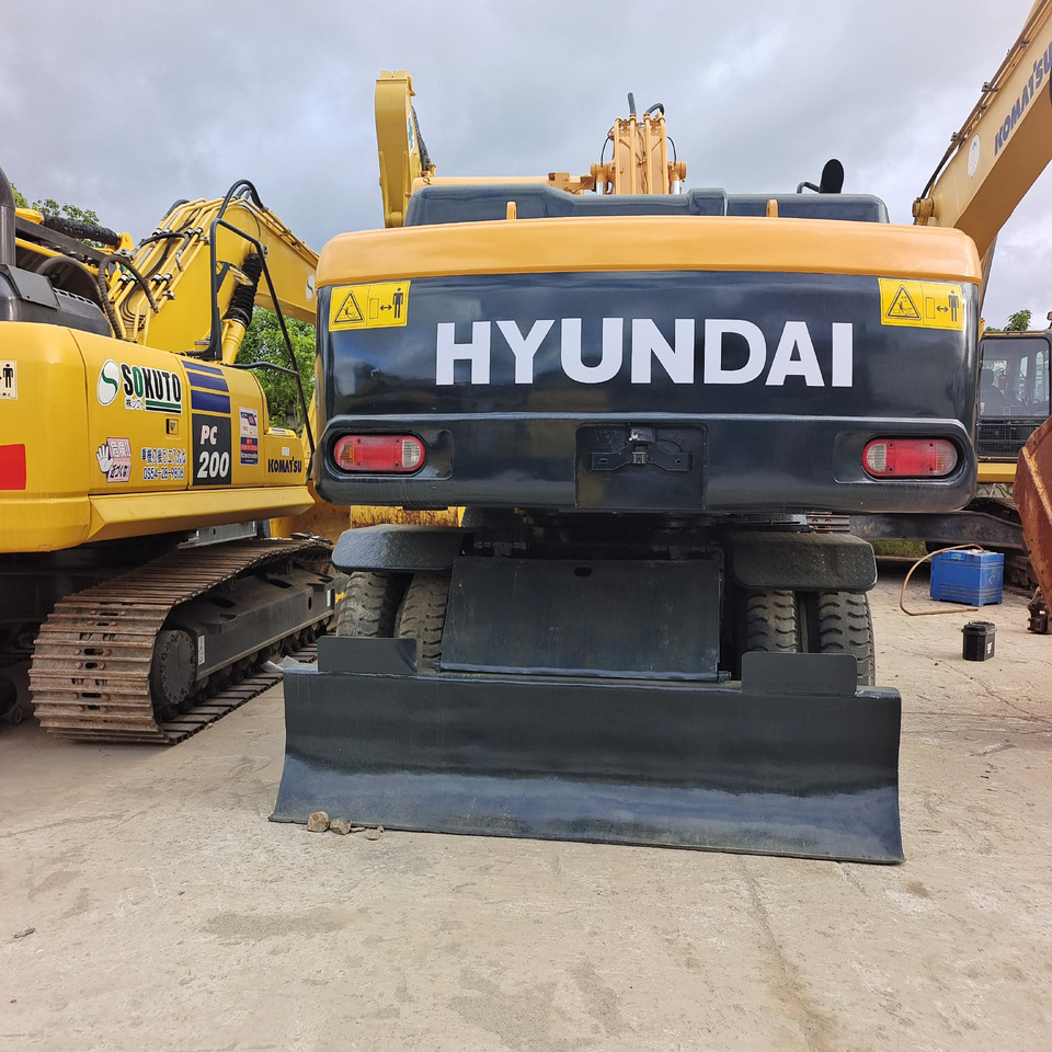 HYUNDAI 210W-9T - Wheel excavator: picture 3 HYUNDAI 210W-9T - Wheel excavator: picture 3