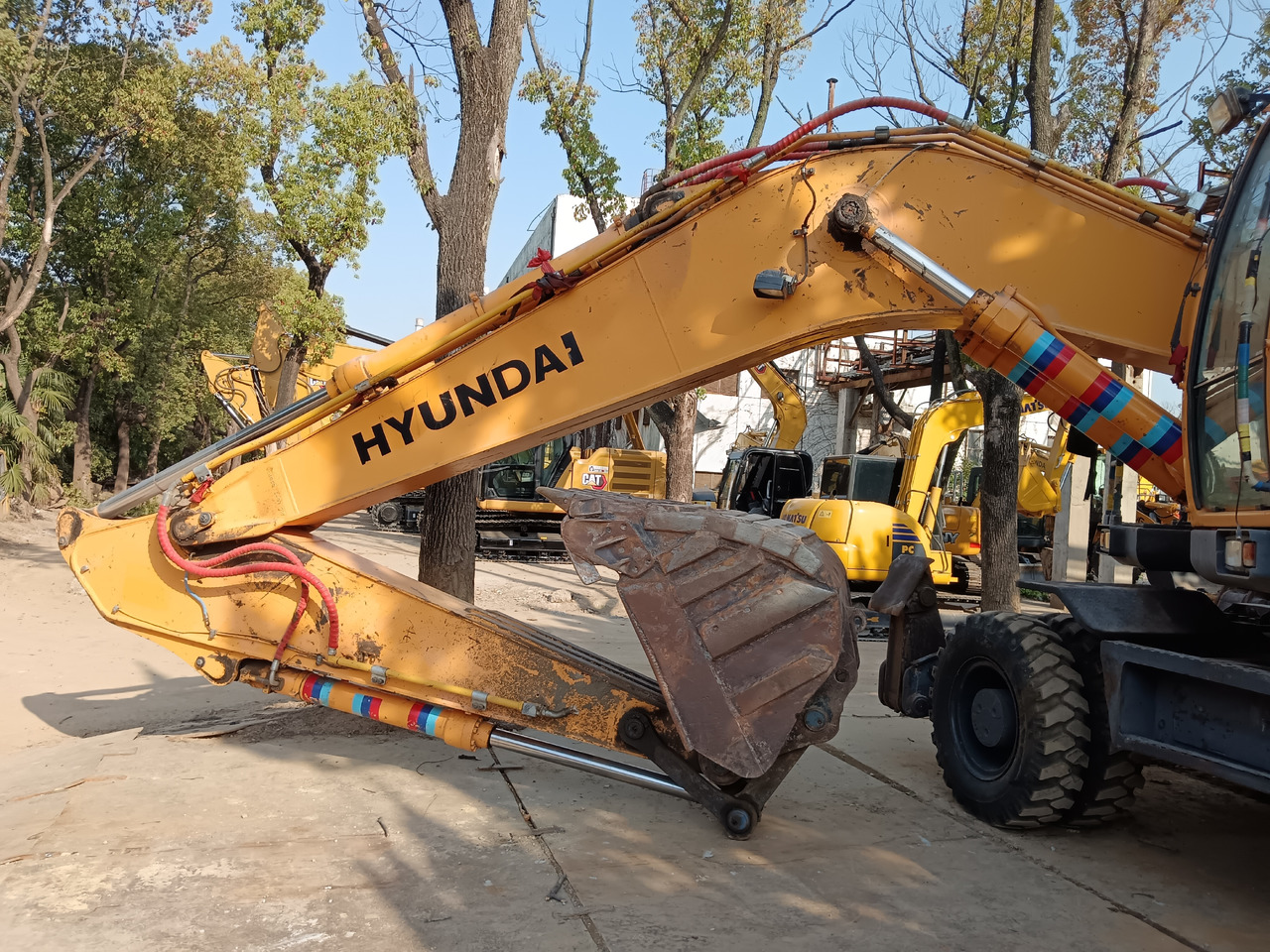 HYUNDAI R210W-9 - Wheel excavator: picture 5 HYUNDAI R210W-9 - Wheel excavator: picture 5