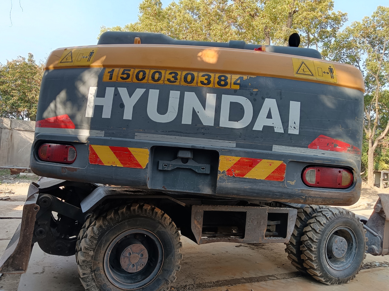 HYUNDAI R210W-9 - Wheel excavator: picture 2 HYUNDAI R210W-9 - Wheel excavator: picture 2