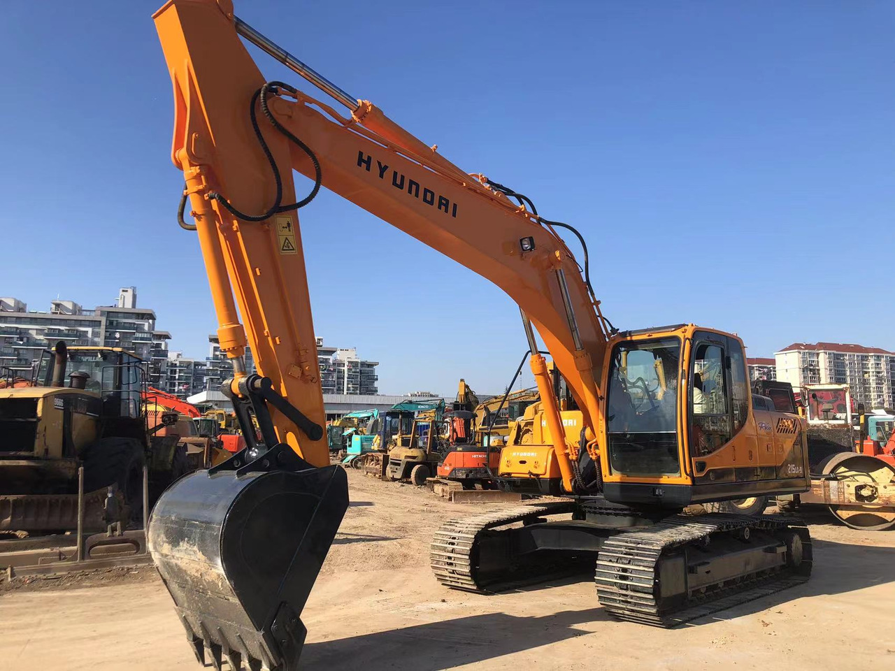 HYUNDAI R215-9 - Crawler excavator: picture 2 HYUNDAI R215-9 - Crawler excavator: picture 2