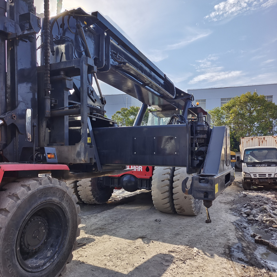 KALMAR DRT450 45 TON REACH STACKER DRF450 DRU DRD 450 - Reach stacker: picture 3 KALMAR DRT450 45 TON REACH STACKER DRF450 DRU DRD 450 - Reach stacker: picture 3