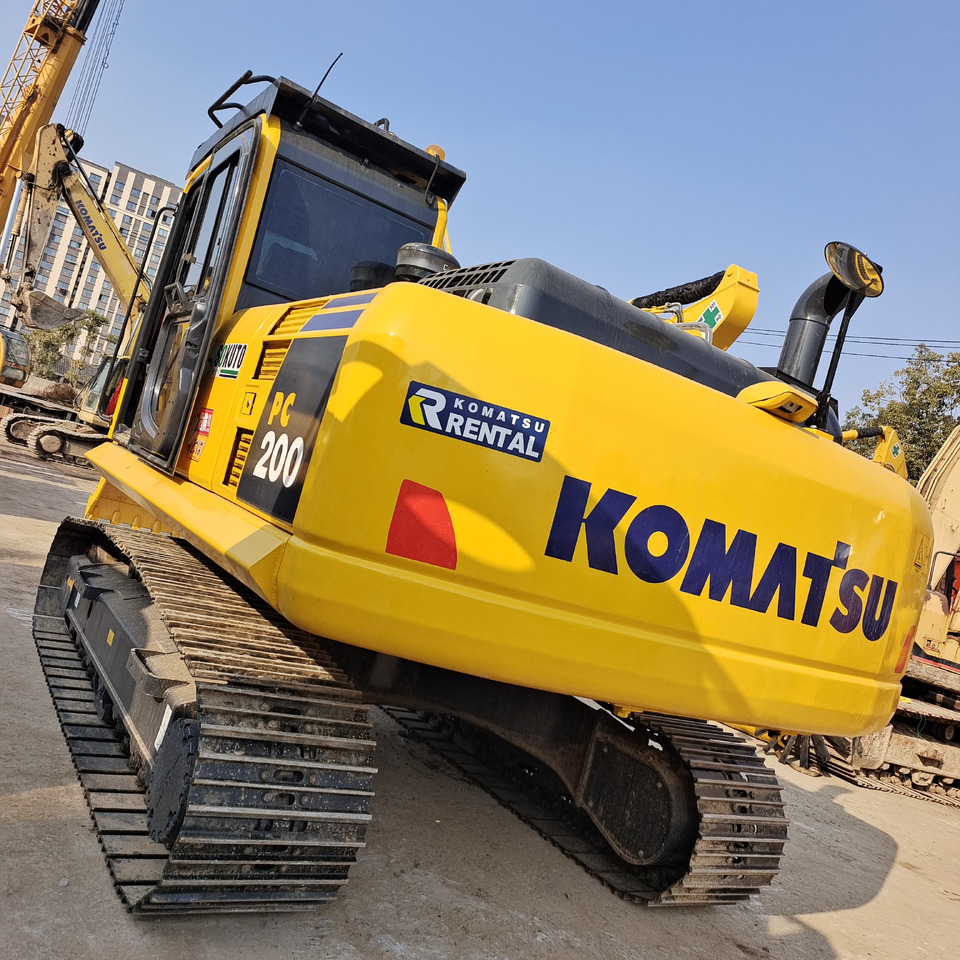 KOMATSU PC 200-8 PC200-8 PC220-8 PC210LC-8 - Crawler excavator: picture 5 KOMATSU PC 200-8 PC200-8 PC220-8 PC210LC-8 - Crawler excavator: picture 5