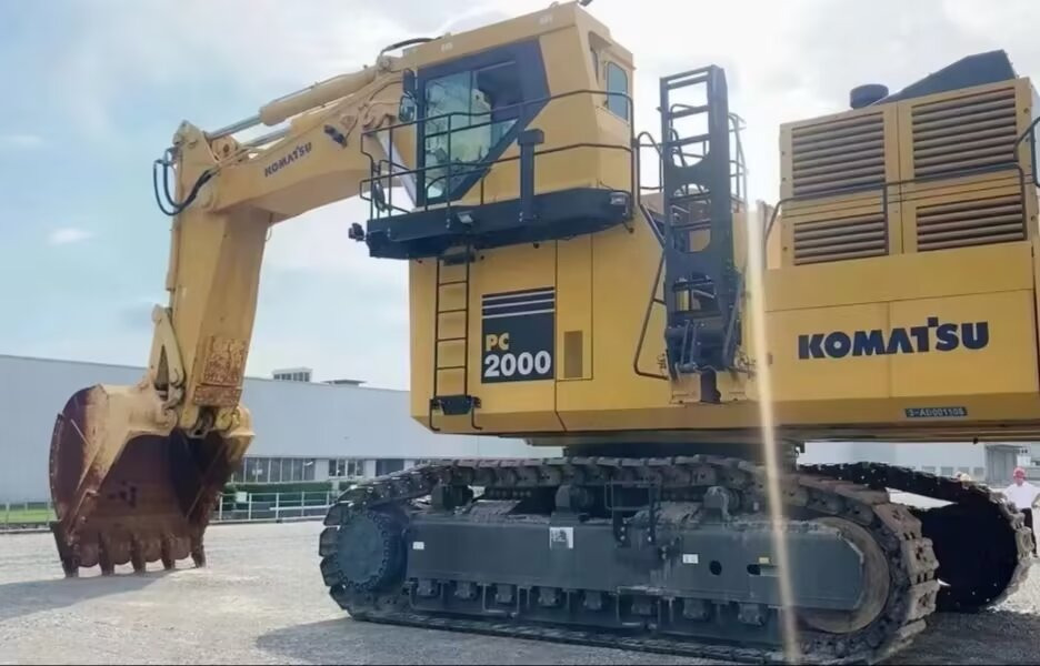 KOMATSU PC2000 200 TON CRAWLER EXCAVATOR - Mining machinery: picture 1 KOMATSU PC2000 200 TON CRAWLER EXCAVATOR - Mining machinery: picture 1