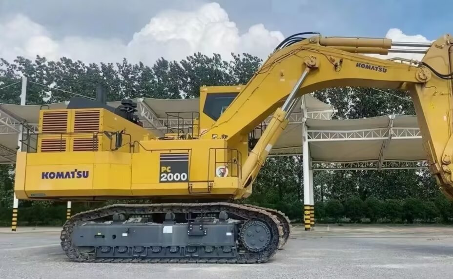 KOMATSU PC2000 MINING EXCAVATOR - Crawler excavator: picture 3 KOMATSU PC2000 MINING EXCAVATOR - Crawler excavator: picture 3