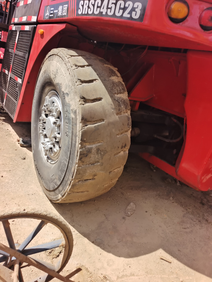 SANY SRSC45C23 45 TON - Reach stacker: picture 5 SANY SRSC45C23 45 TON - Reach stacker: picture 5