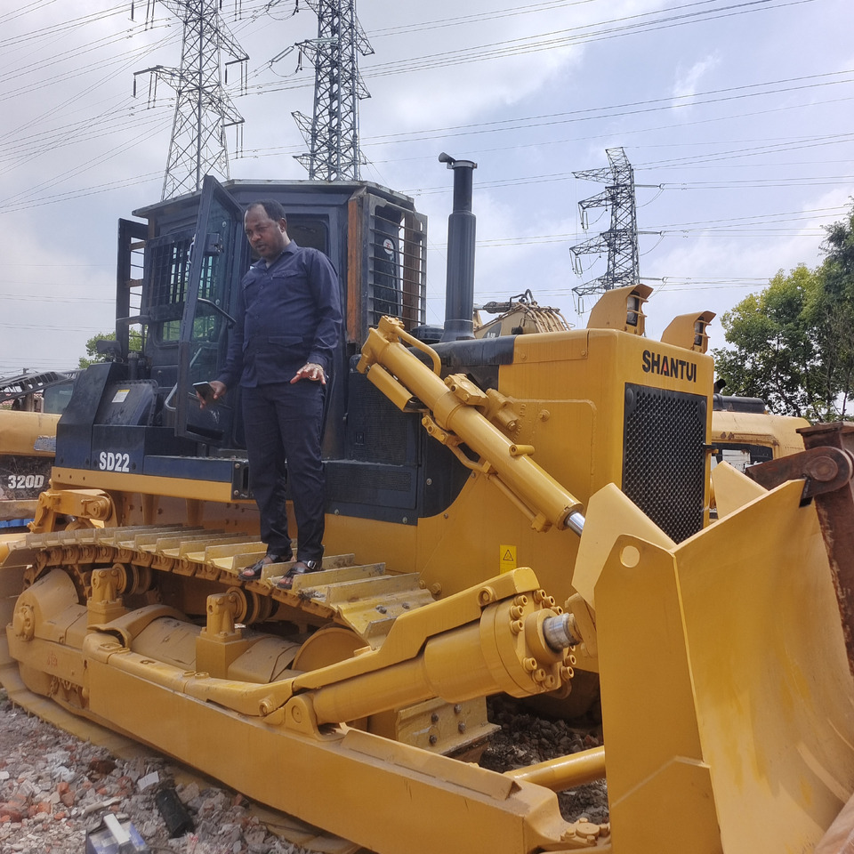 SHANTUI SD22 WITH CLEARING RAKE - Bulldozer: picture 1 SHANTUI SD22 WITH CLEARING RAKE - Bulldozer: picture 1