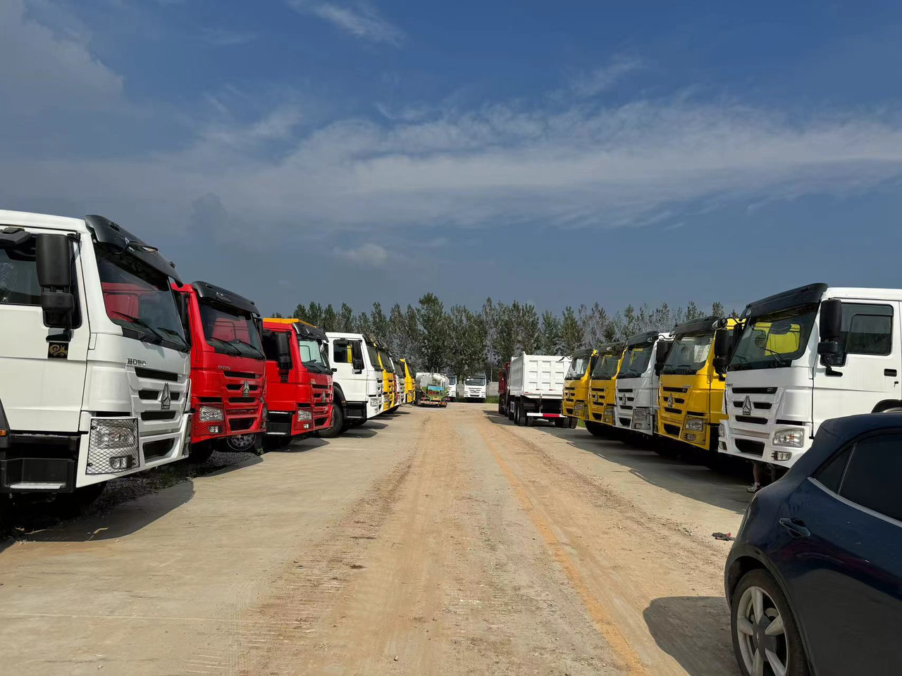 SINOTRUK HOWO 6*4 8*4 - Tipper: picture 3 SINOTRUK HOWO 6*4 8*4 - Tipper: picture 3