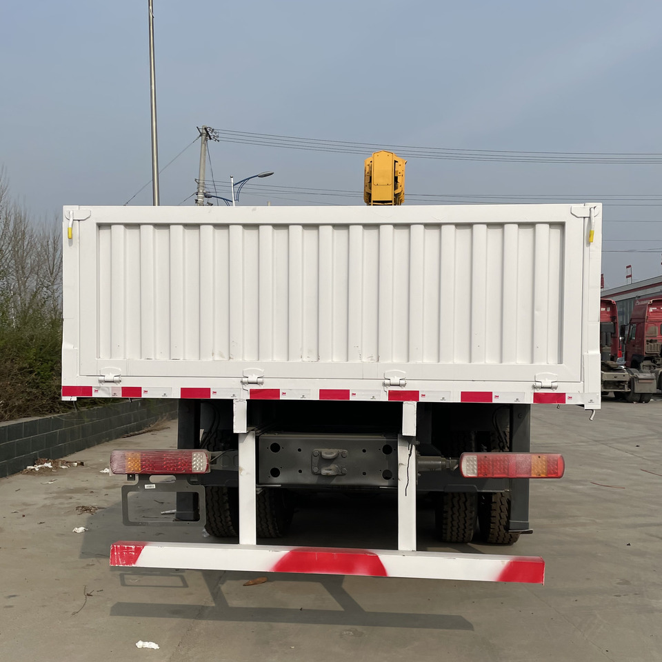 SINOTRUK HOWO 8 TON Knuckle Boom Crane TRUCK MOUNTED CRANE - Crane truck: picture 5 SINOTRUK HOWO 8 TON Knuckle Boom Crane TRUCK MOUNTED CRANE - Crane truck: picture 5