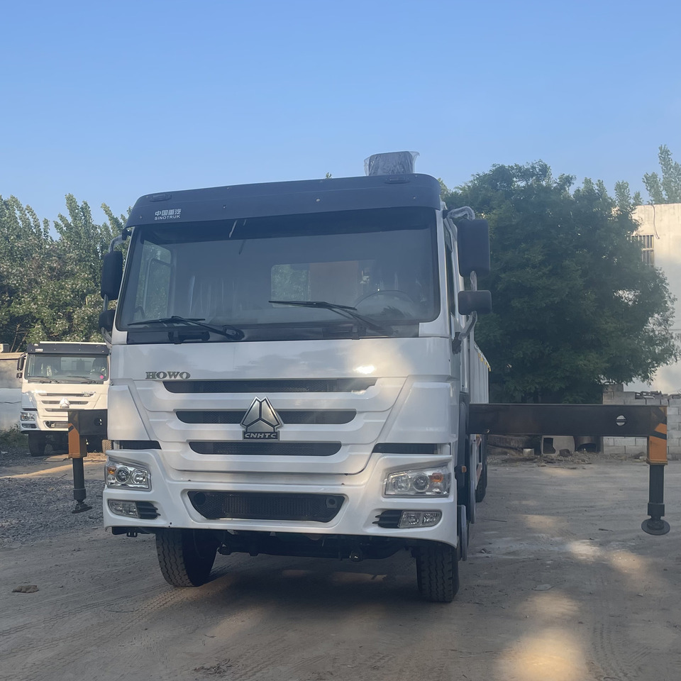 SINOTRUK HOWO 8 TON TRUCK-MOUNTED CRANE - Crane truck: picture 3 SINOTRUK HOWO 8 TON TRUCK-MOUNTED CRANE - Crane truck: picture 3