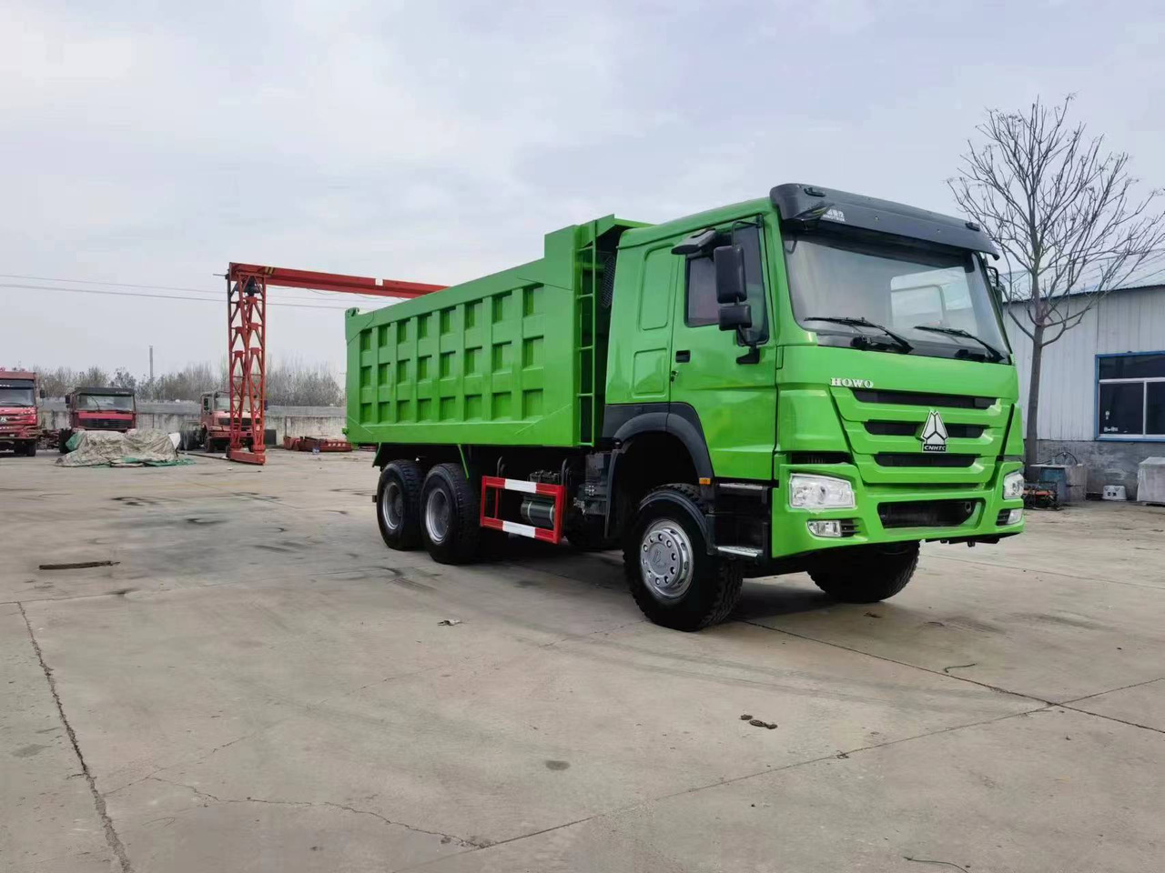 Tipper SINOTRUK HOWO DUMP TRUCK: picture 1