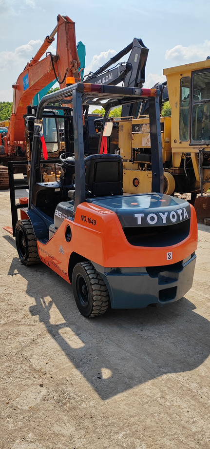 TOYOTA FD35 - Forklift: picture 4 TOYOTA FD35 - Forklift: picture 4