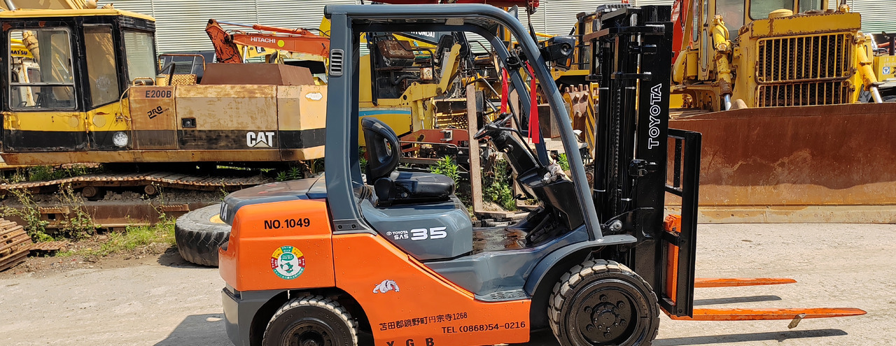 TOYOTA FD35 - Forklift: picture 1 TOYOTA FD35 - Forklift: picture 1