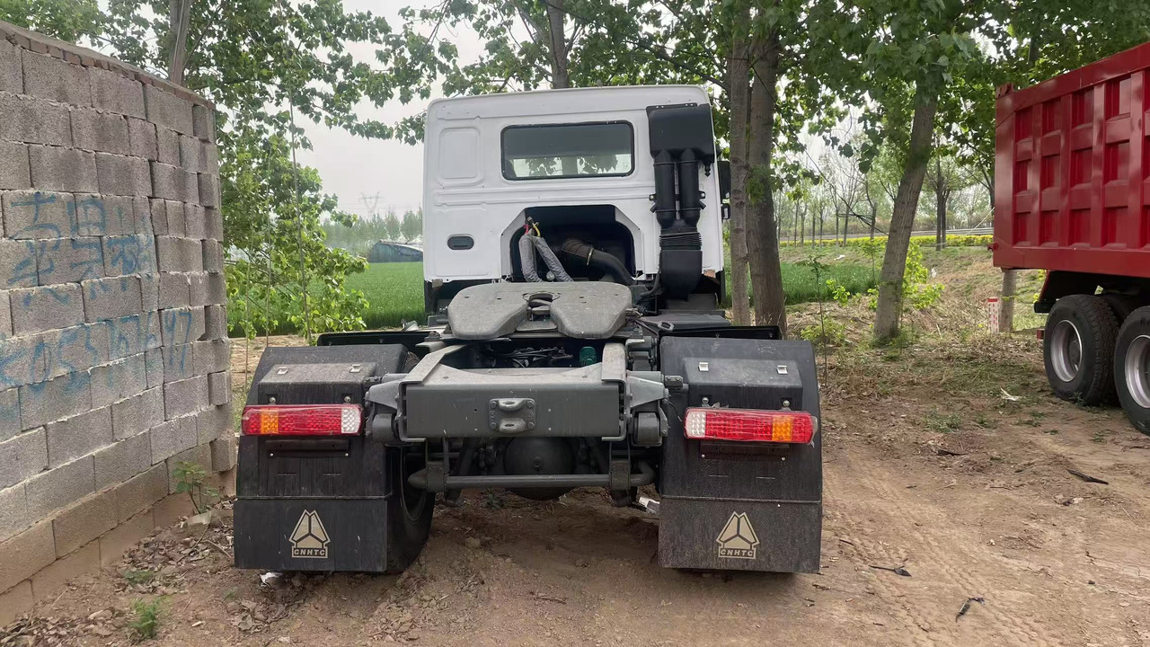 SINOTRUK HOWO 4*2 - Tractor unit: picture 3 SINOTRUK HOWO 4*2 - Tractor unit: picture 3