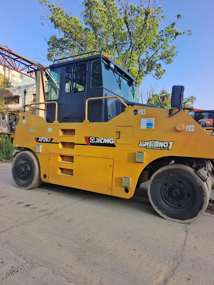 XCMG XP 263 Pneumatic Tire Roller with Advanced Vibration System - Pneumatic roller: picture 3 XCMG XP 263 Pneumatic Tire Roller with Advanced Vibration System - Pneumatic roller: picture 3