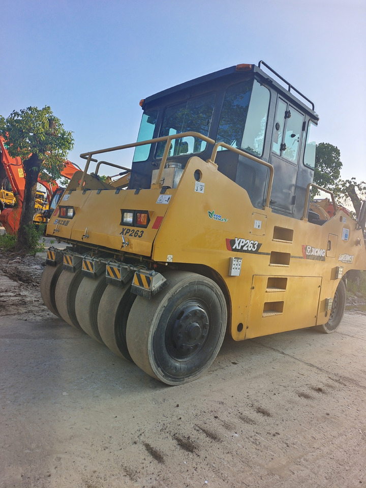 XCMG XP 263 Pneumatic Tire Roller with Advanced Vibration System - Pneumatic roller: picture 4 XCMG XP 263 Pneumatic Tire Roller with Advanced Vibration System - Pneumatic roller: picture 4
