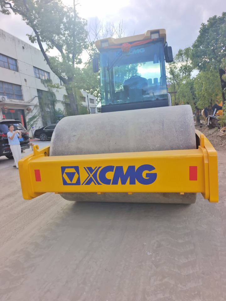 XCMG XS 223J - Road roller: picture 4 XCMG XS 223J - Road roller: picture 4
