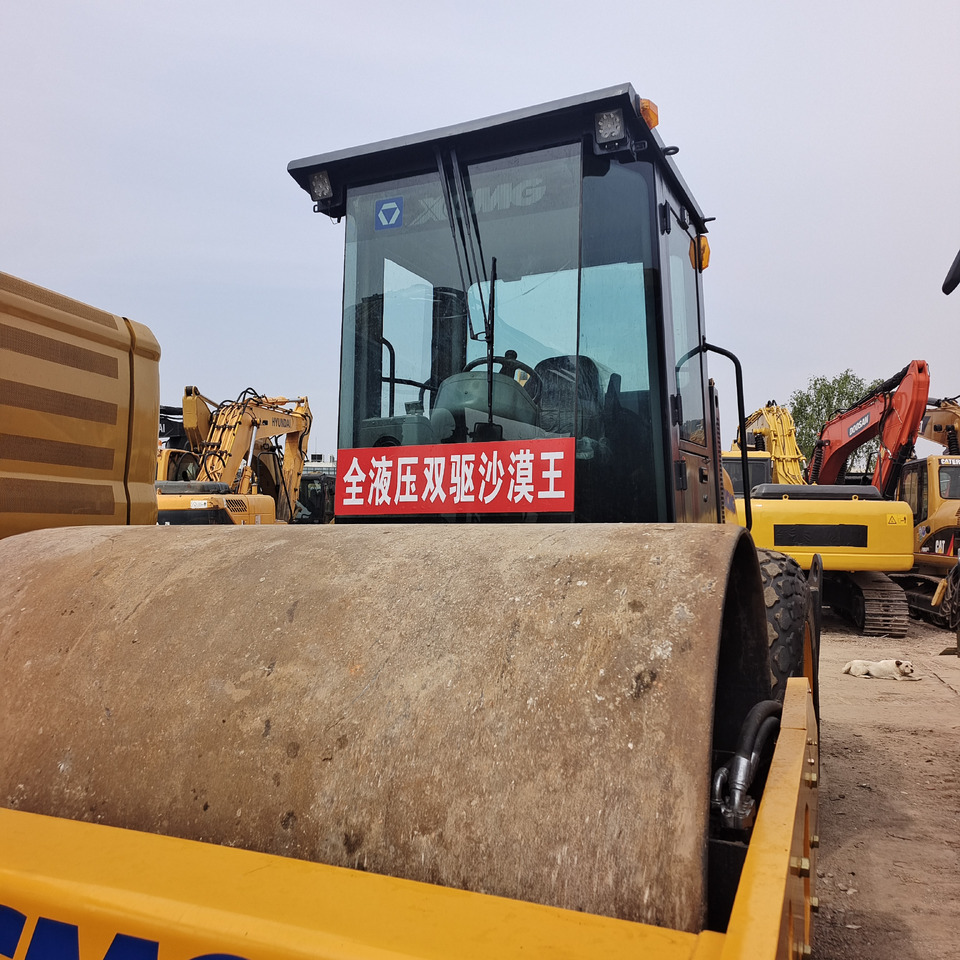 XCMG XS143J - Road roller: picture 3 XCMG XS143J - Road roller: picture 3