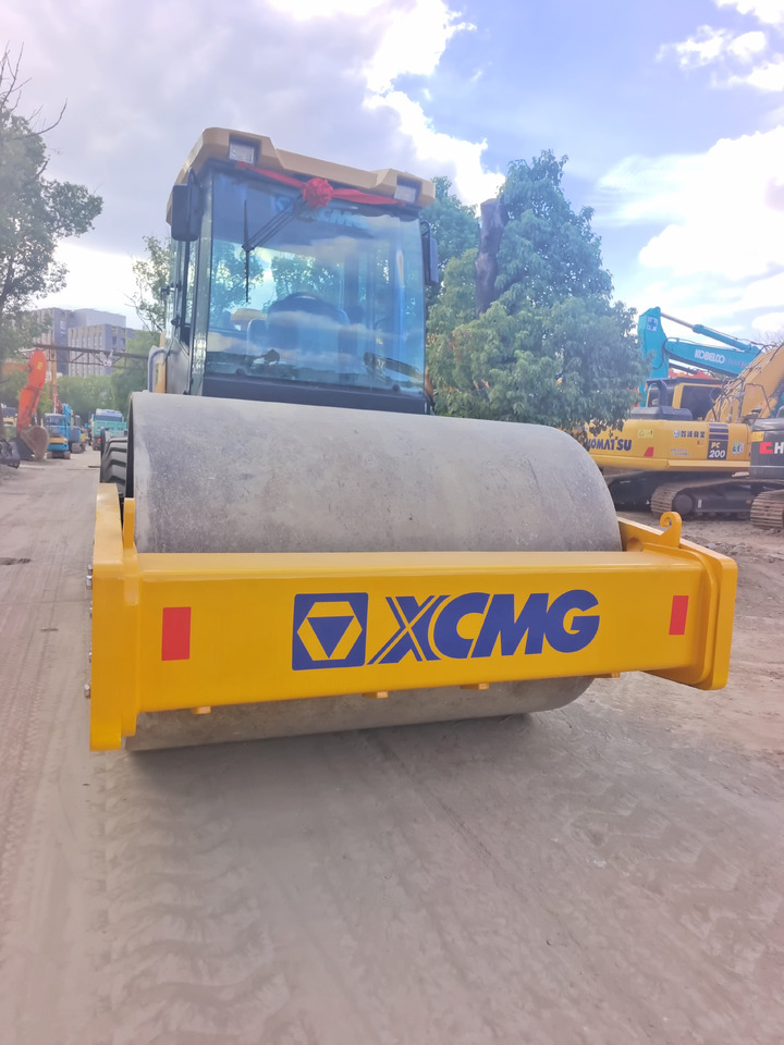 XCMG XS223J - Road roller: picture 2 XCMG XS223J - Road roller: picture 2