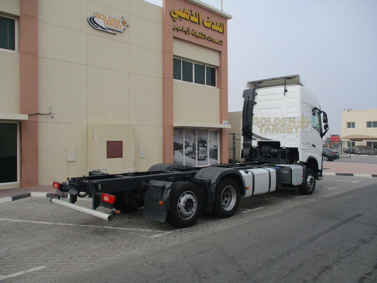 Volvo FH460 6×2 Chassis - Cab chassis truck: picture 3 Volvo FH460 6×2 Chassis - Cab chassis truck: picture 3