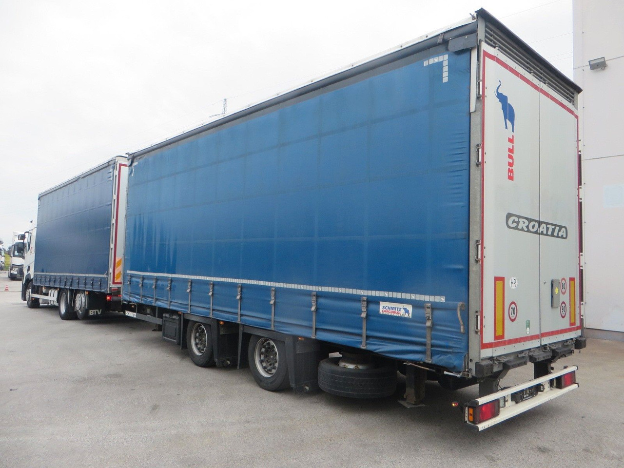 Renault T480 SC 6x2 Tandem jumbo 116m3 - Curtainsider truck: picture 4 Renault T480 SC 6x2 Tandem jumbo 116m3 - Curtainsider truck: picture 4