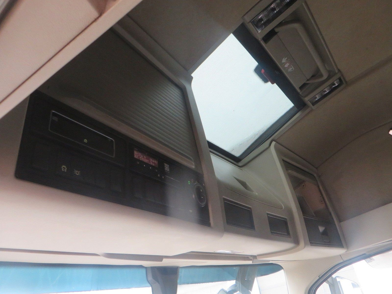 Tractor unit Volvo FH460 4x2Tractor: picture 14 Tractor unit Volvo FH460 4x2Tractor: picture 14