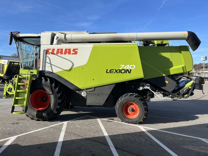 Claas Lexion 740 - Combine harvester: picture 3 Claas Lexion 740 - Combine harvester: picture 3