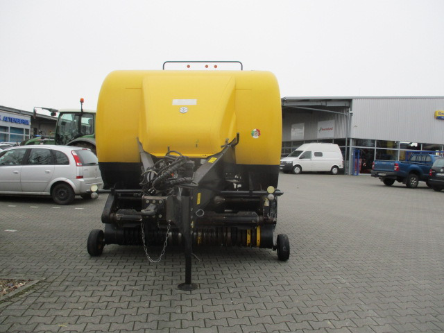 New Holland BB9060 / BB 9060 - Square baler: picture 4 New Holland BB9060 / BB 9060 - Square baler: picture 4