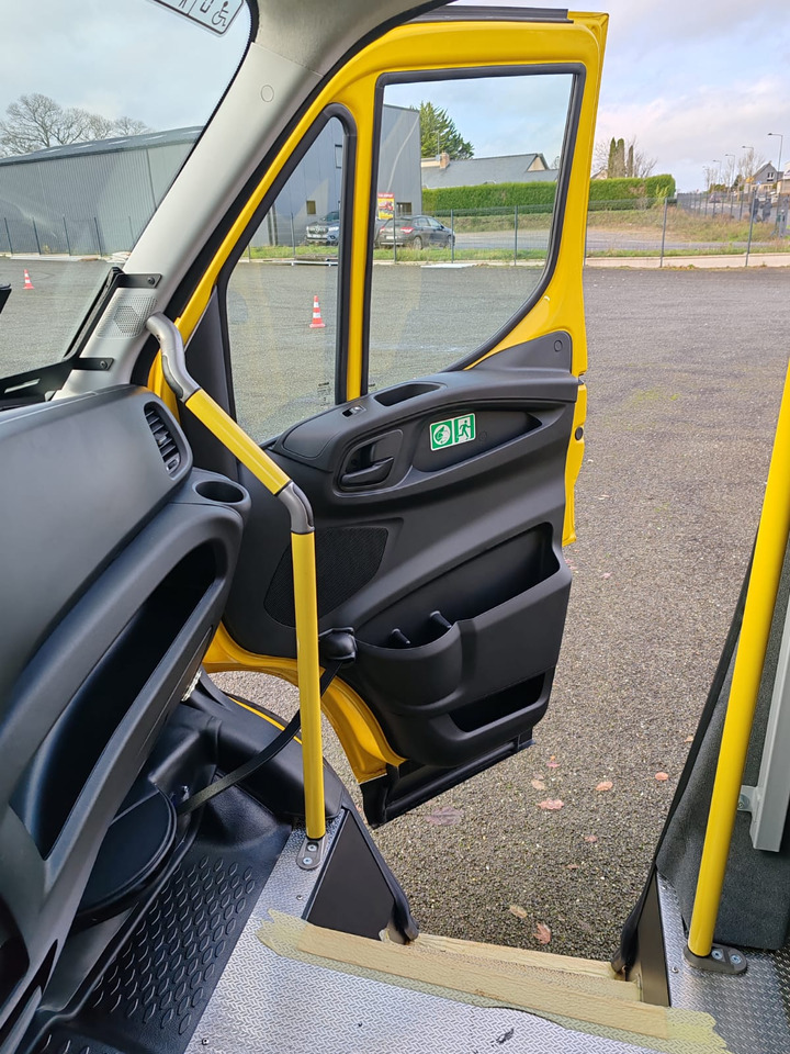 Minibus, Passenger van 5 MINIBUS IVECO DAILY NEUF ET NON IMMATRICULE: picture 16