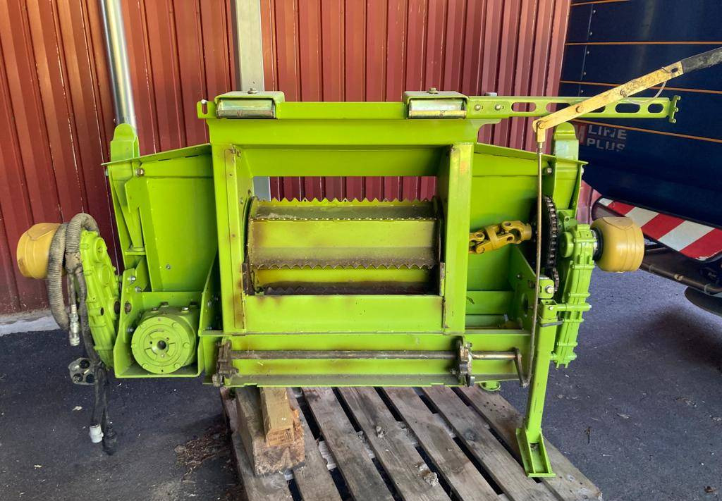 Forage harvester attachment CLAAS Jaguar: picture 1
