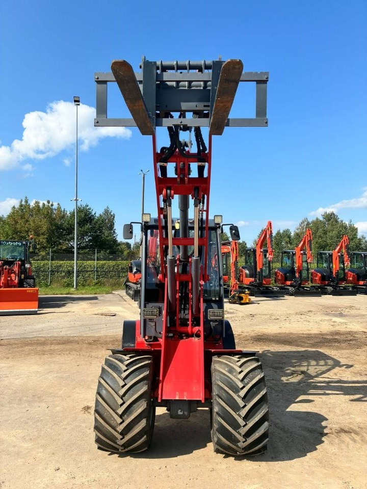 VM Loader 1040LXC - Compact loader: picture 4 VM Loader 1040LXC - Compact loader: picture 4