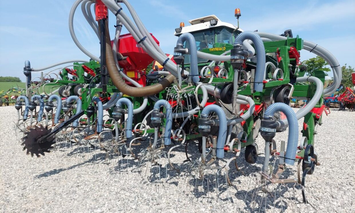 Thyregod TRV 12 med frø-/gødning-udstyr - Agricultural machinery: picture 2 Thyregod TRV 12 med frø-/gødning-udstyr - Agricultural machinery: picture 2
