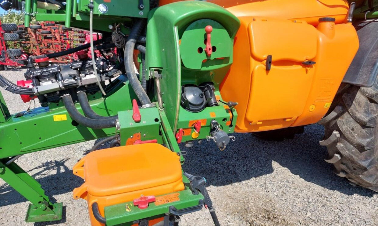 Amazone UX 6200 SUPER - 36-30-24m - Trailed sprayer: picture 5 Amazone UX 6200 SUPER - 36-30-24m - Trailed sprayer: picture 5