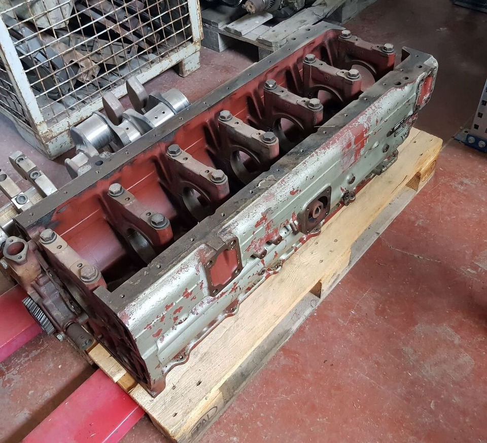 Deutz F6L 413 R 5 8865514 Deutz F6L 413 R - Cylinder block for Truck: picture 1 Deutz F6L 413 R 5 8865514 Deutz F6L 413 R - Cylinder block for Truck: picture 1