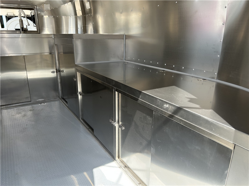 Vending trailer for transportation of food European Food Truck Crepe,Burger,Grilled Sausage,Lángos Food Trailer: picture 8