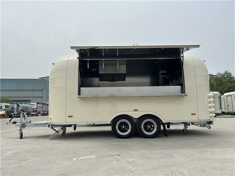 European Food Truck Pizza Food Truck, Smash Burger Foodtruck - Vending trailer: picture 1 European Food Truck Pizza Food Truck, Smash Burger Foodtruck - Vending trailer: picture 1
