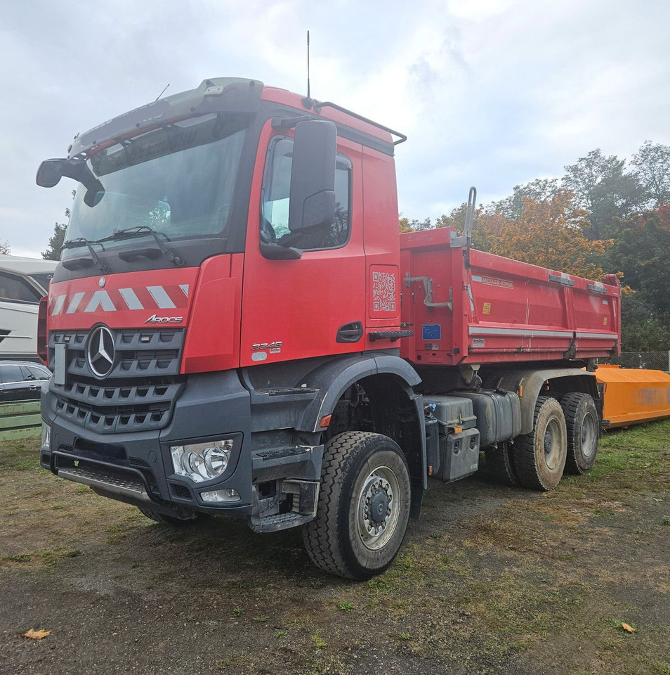Mercedes-Benz Arocs 3346 6x6 Dreiseitenkipper mit Bordmatik - Tipper: picture 1 Mercedes-Benz Arocs 3346 6x6 Dreiseitenkipper mit Bordmatik - Tipper: picture 1